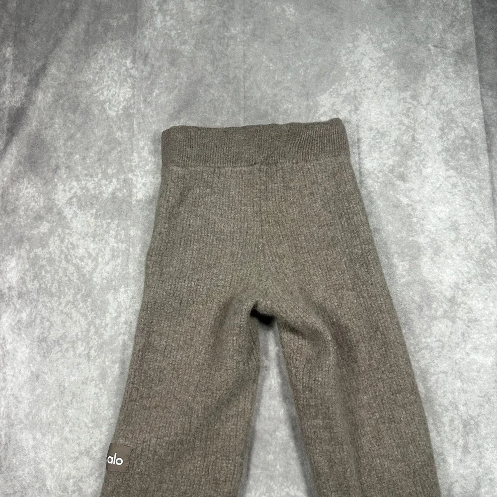 Alo Yoga Kids Ribbed Knit Flared Lounge Pants Brown Size Small 6-7 Elastic Waist